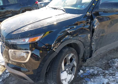 2025 Hyundai Venue Sel z USA, uszkodzony, nr VIN KMHRC8A38SU406900